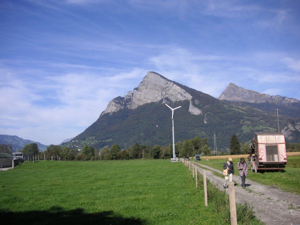 Windanlage Vilters. Blick nach NW auf Gonzen und Vilan